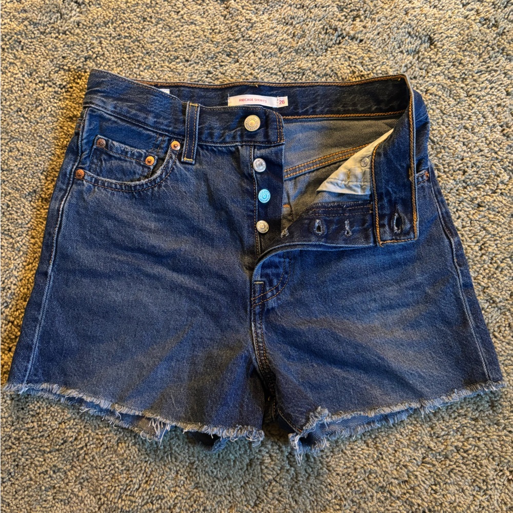 Levi’s Ribcage Shorts Size 26